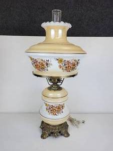 lot 495 image: Vintage Gone With The Wind Lamp - NO SHIPPING