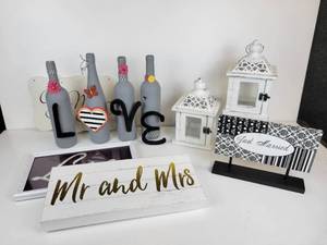 lot 497 image: Lot of Wedding Dcor - NO SHIPPING