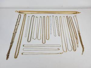 lot 507 image: Lot of Costume Jewelry - Necklaces, Including 14K Pendant
