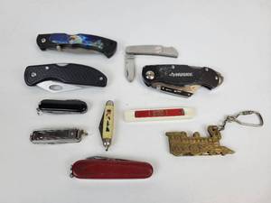 lot 513 image: Lot of Pocket Knives & Tools