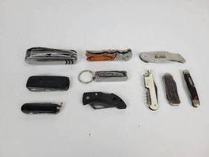 lot 523 image: Lot of (10) Pocket Knives