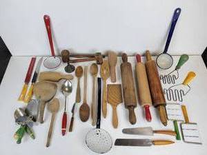 lot 531 image: Large Lot of Antique & Vintage Kitchen Utensils, Tools, and Gadgets