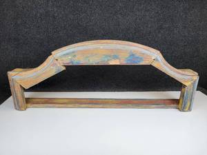 lot 545 image: Hanging Wall Shelf - NO SHIPPING
