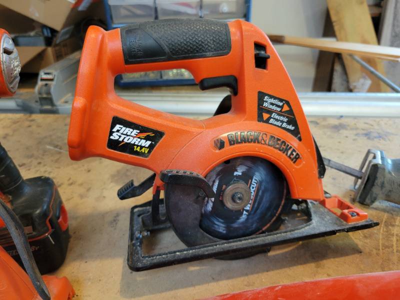 Black and decker online firestorm 18v circular saw