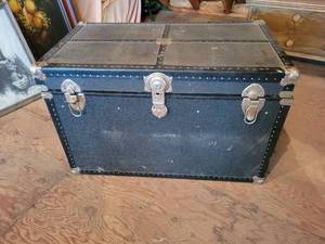 lot 386 image: Vintage Storage Trunk - Contents Included - NO SHIPPING