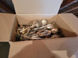 lot 392 image: Box of Assorted Silver Plated Flatware