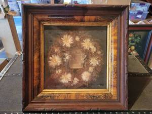 lot 403 image: Antique Memorial Shadowbox with Photograph
