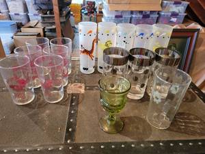 lot 406 image: (5) 1960s Libbey Frosted Merry-Go-Round Glasses, (3) Dorothy Thorpe Mid-Century Modern Silver Band  Polka-Dot Highball Glasses, (6) Minnesota Centennial Glasses and More - NO SHIPPING