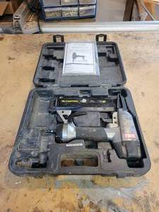 lot 41 image: SENCO 18 Gauge Pneumatic Nailer - FinishPro 18