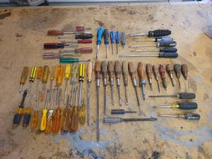 lot 65 image: Lot of (50) Assorted Screwdrivers