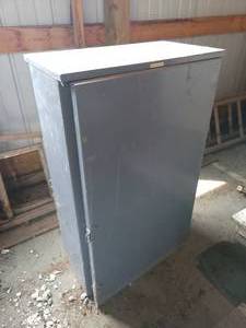 lot 110 image: Hoffman Type 3R Electrical Enclosure - Approx. 25 x 14 x 40.5 tall - NO SHIPPING