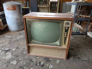 lot 116 image: Vintage CORONADO Television - Unknown Condition - NO SHIPPING