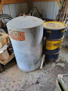 lot 152 image: Vintage Galvanized Pressure Tank and Empty 30 Gallon Steel Barrel with Lid - NO SHIPPING