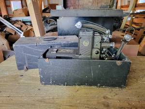 lot 167 image: Ampro Amprosound 1930s 16 mm Movie Projector Model YSA4 - NO SHIPPING