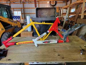 lot 192 image: Pair of Bike Frames - Schwinn (Serial No. M9C142124) and K2 4000 (Serial No. H9E004448) - NO SHIPPING