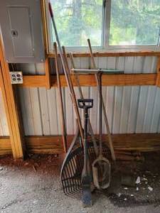 lot 209 image: Lot of (7) Yard Tools - Rakes, Post Hole Digger, Shovels, and More NO SHIPPING