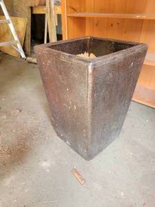 lot 220 image: Large Ceramic Planter - NO SHIPPING