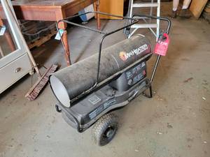 lot 11 image: Mr. Heater 125,000 BTU Torpedo Heater - NO SHIPPING