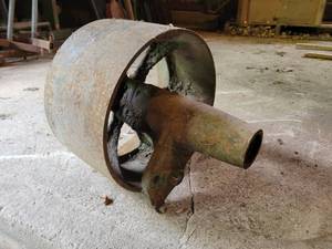 lot 256 image: Oliver 70 Cast Iron PTO Pulley Assembly - Part No. B680A - NO SHIPPING
