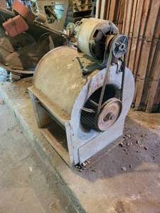 lot 257 image: Blower with Craftsman Electric Motor - NO SHIPPING