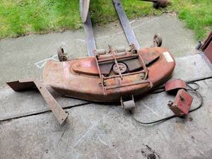 lot 258 image: 42 Wheelhorse Mower Deck for Wheelhorse Model 14 Automatic Tractor Model 510109 - NO SHIPPING