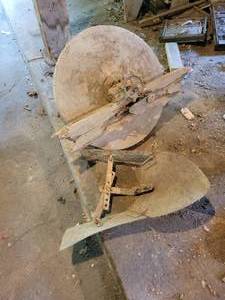 lot 265 image: Grinding Wheel & Digger - NO SHIPPING