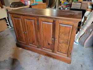 lot 289 image: Wood Cabinet with Slide-Out Shelf - NO SHIPPING