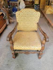 lot 309 image: Vintage Upholstered Chair - NO SHIPPING