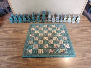 lot 314 image: Vintage Mexican Chess Set