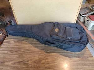 lot 352 image: Kay Electric Guitar - Serial No. 947150 with Soft Case - NO SHIPPING