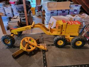 lot 427 image: Vintage DOEPKE Adams Model Toys Road Grader