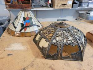 lot 457 image: Tiffany Style Parrot Lamp Shade and Die Cast Slag Glass Lamp Shade - NO SHIPPING