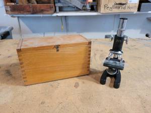 lot 473 image: Vintage Precision Optical Co. Microscope in Original Wood Box