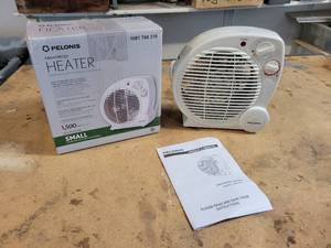 lot 479 image: Small Fan Forced Pelonis Space Heater - Powers On - NO SHIPPING