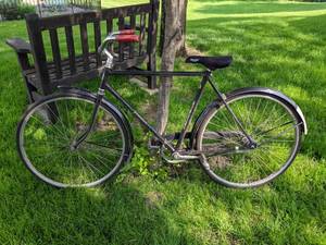 lot 9 image: 1950s TRIUMPH Mens Bicycle - NO SHIPPING