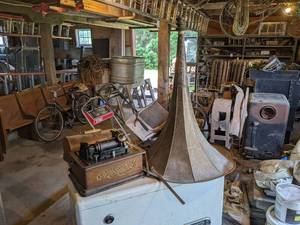 lot 5 image: Antique Edison Standard Phonograph with Horn and (16) Cylinder Records, Serial No. S217960 - NO SHIPPING