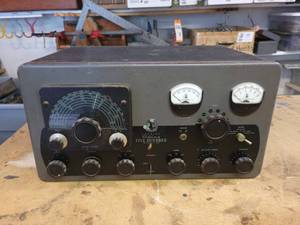 lot 1003 image: E.F. Johnson Viking Five Hundred HAM Radio Transmitter - No Cord, Untested