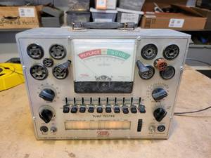 lot 1036 image: Eico Vacuum Tube Tester - Model 625 - Powers On
