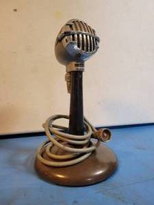 lot 1050 image: Vintage AstAtic Model No. JT30 Microphone - Untested