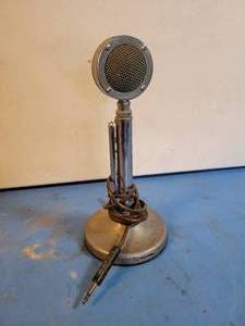 lot 1057 image: Vintage AstAtic Model No. D104 with Base Model G Microphone - Untested