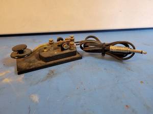 lot 1065 image: Antique Speed-X Telegraph Key