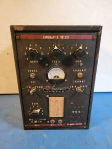 lot 1075 image: Harvey Wells Bandmaster Deluxe HAM Radio Transmitter - Model No. TBS-50D - Untested