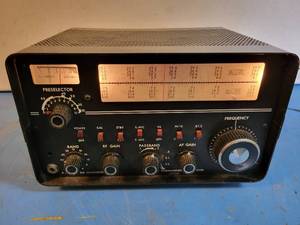 lot 1083 image: R.L. Drake Model No. 2B Communication Receiver - Powers On