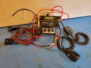 lot 1086 image: ALINCO Transceiver (Model No. DR-150) and Maxon Model No. MCB-30 CB Radio
