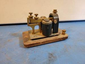 lot 1087 image: Antique EF Johnson Automatic Telegraph Key - Waseca, MN