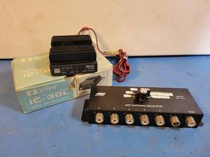 lot 1094 image: ICOM 10W 430Mhz Linear Amplifier and MFJ Antenna Selector - Model No. MFJ-1701