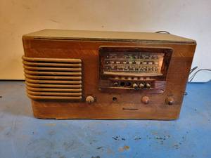lot 1150 image: 1930s Westinghouse Radio Model No. WR-274 - Works, but Tuner is not working