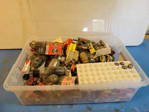 lot 1162 image: Huge Lot of Assorted Vacuum Tubes