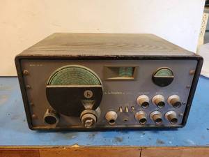 lot 1170 image: hallicrafters Model No. SX-42 HAM Radio Receiver - Untested, Bad Power Cord