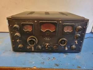 lot 1172 image: hallicrafters Model No. SX-28 Super Skyrider HAM Radio Receiver - Powers On